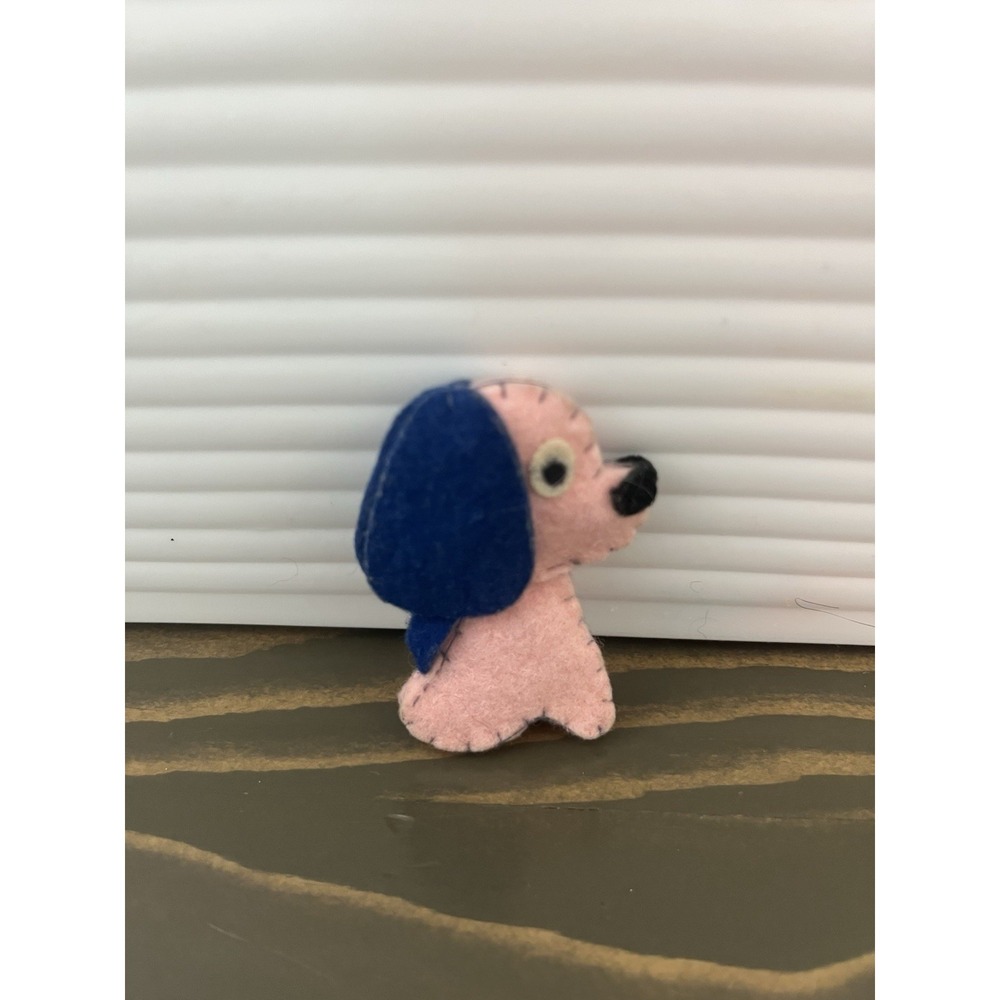 VINTAGE BARBIE NIGHTY NEGLIGEE DOG 965 PINK BLUE FELT DOG
